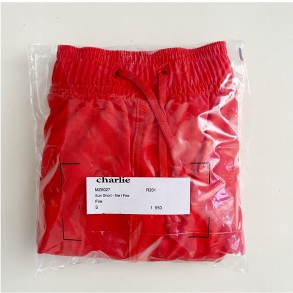 Charlie by Matthew Zink Fire Sun Short Swimwear size Small New - Picture 3 of 13